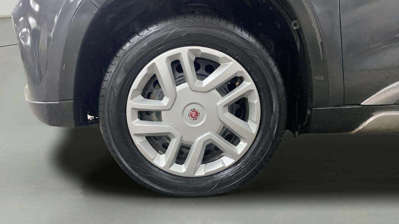 2017 Maruti Vitara Brezza VDI, Diesel, Manual, 78,753 km, Left Front Wheel
