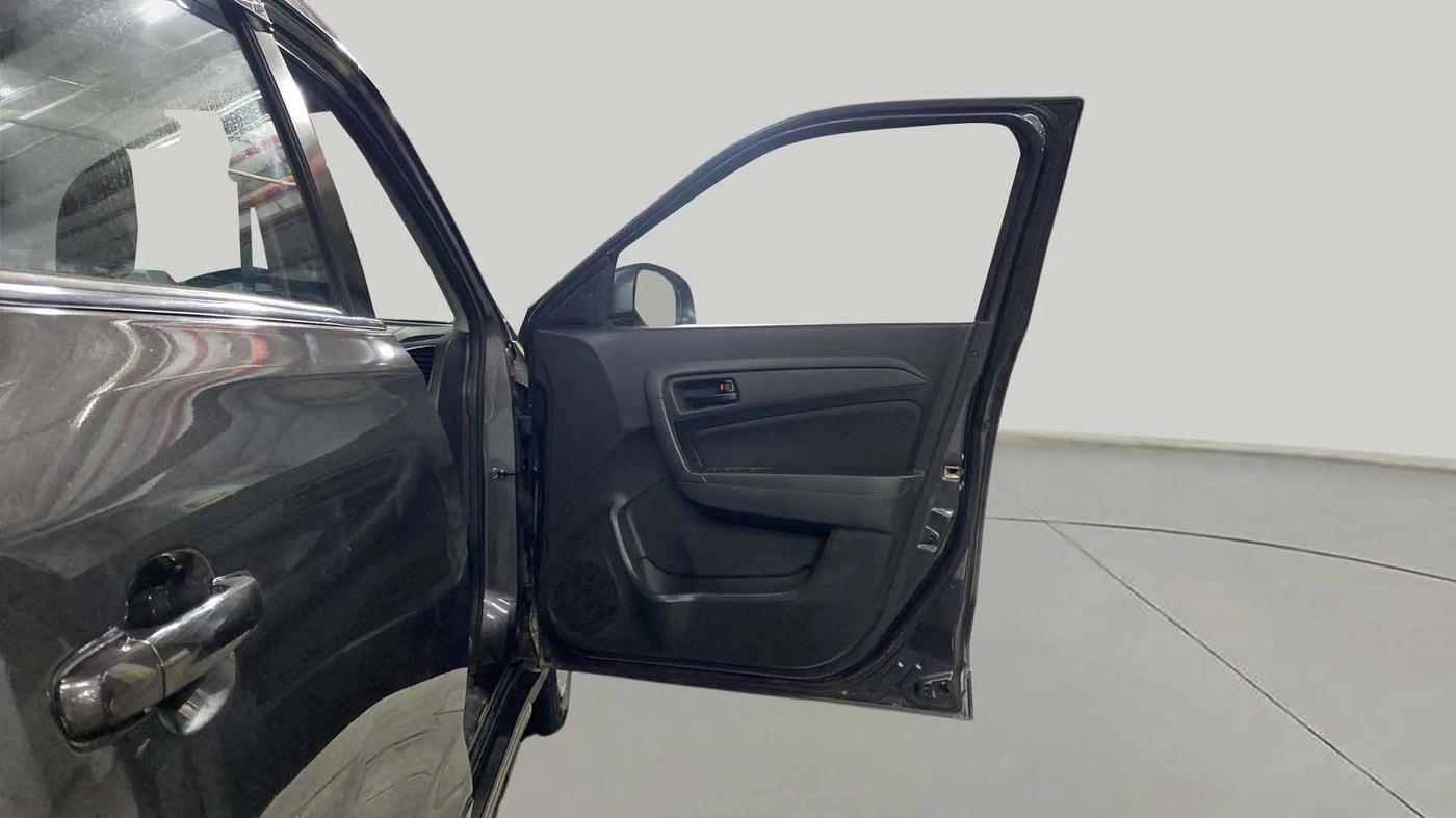 2017 Maruti Vitara Brezza VDI, Diesel, Manual, 78,753 km, RHS Front Door