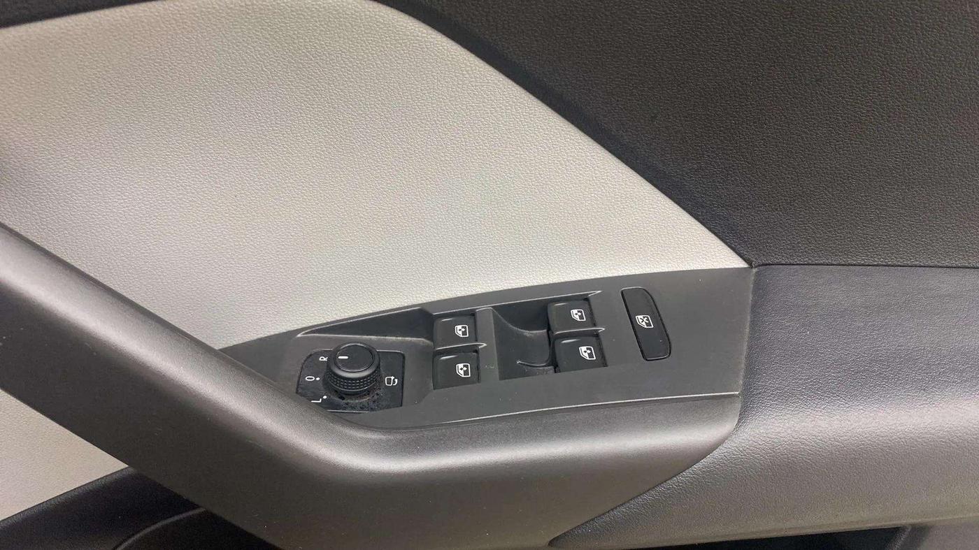 2024 Skoda KUSHAQ STYLE 1.5L TSI DSG, Petrol, Automatic, 5,267 km, Driver Side Door Panels Control