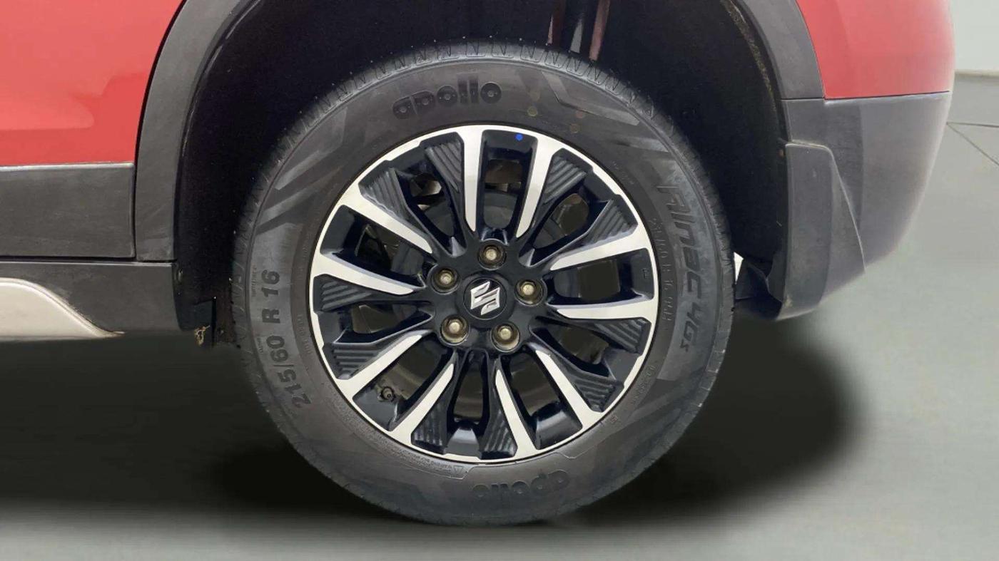 2020 Maruti Vitara Brezza ZXI PLUS AT DUAL TONE SHVS, Petrol, Automatic, 43,240 km, Left Rear Wheel