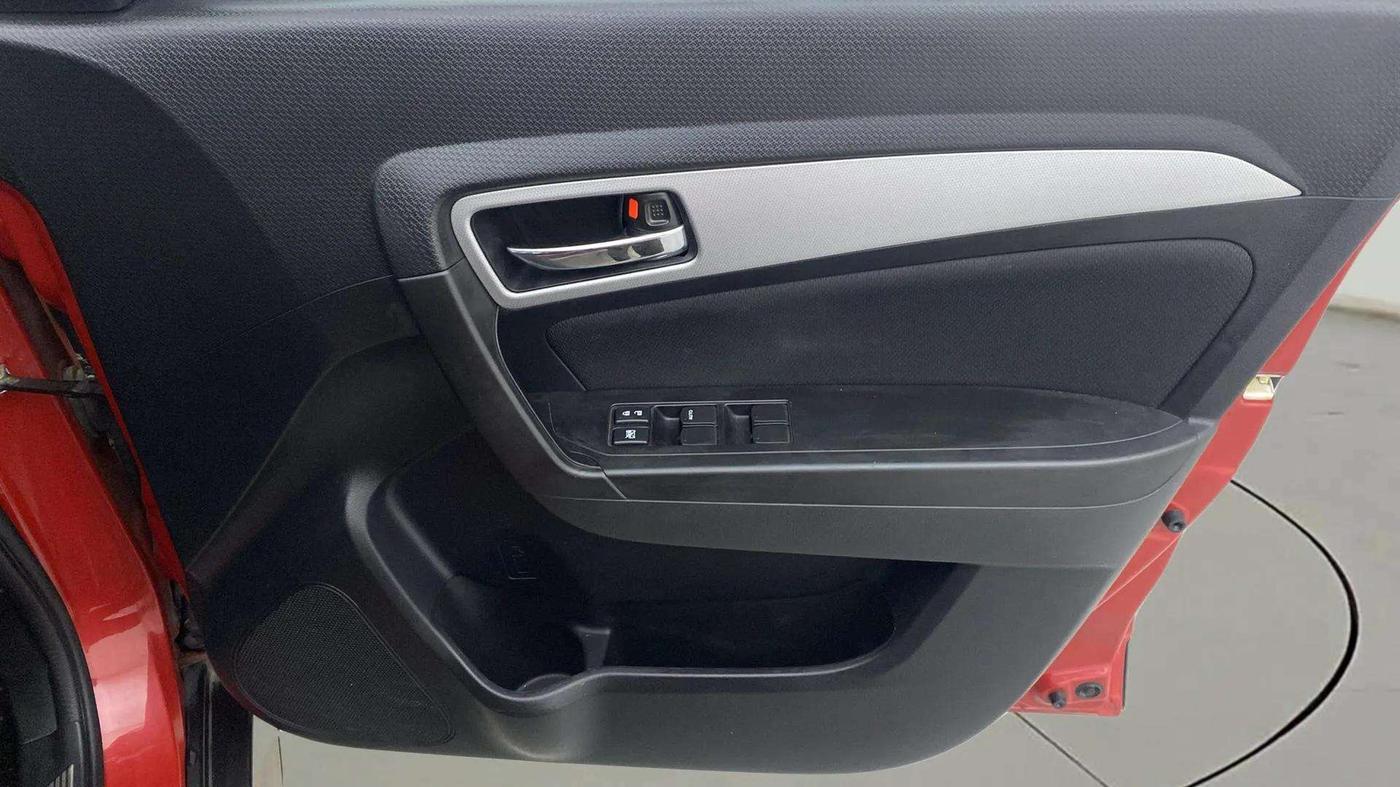 2020 Maruti Vitara Brezza ZXI PLUS AT DUAL TONE SHVS, Petrol, Automatic, 43,240 km, Driver Side Door Panels Control