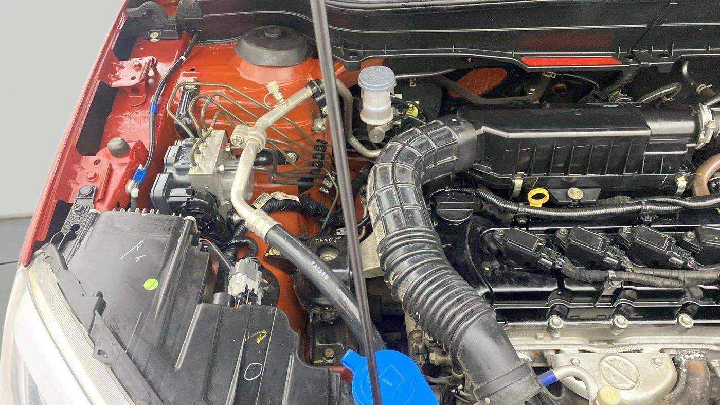 2020 Maruti Vitara Brezza ZXI PLUS AT DUAL TONE SHVS, Petrol, Automatic, 43,240 km, Engine View - Right