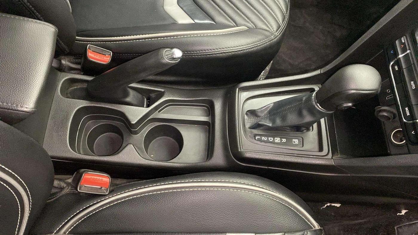 2020 Maruti Vitara Brezza ZXI PLUS AT DUAL TONE SHVS, Petrol, Automatic, 43,240 km, Gear Lever