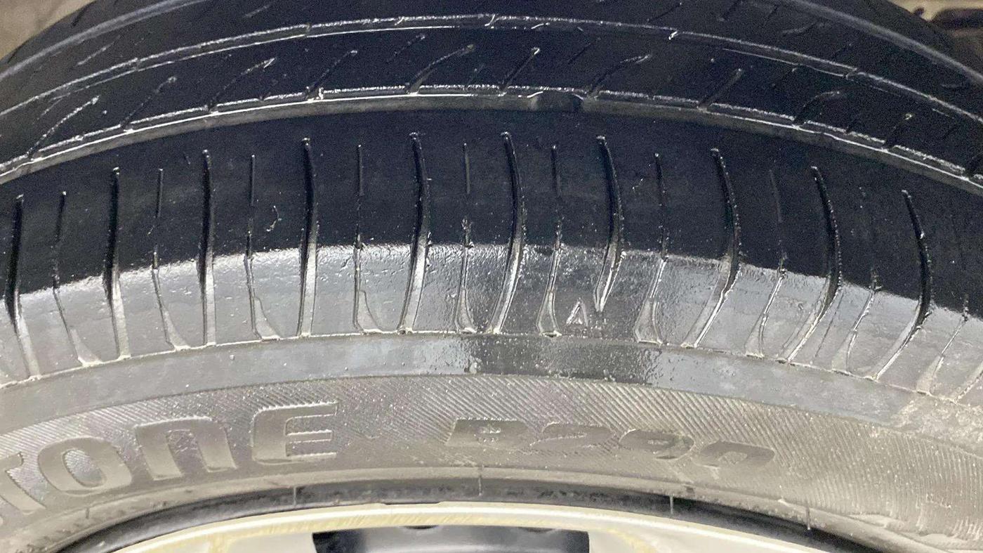 2020 Maruti S PRESSO VXI CNG, CNG, Manual, 34,705 km, Right Front Tyre Tread