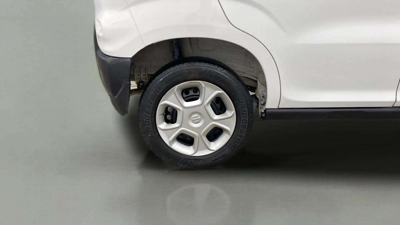 2020 Maruti S PRESSO VXI CNG, CNG, Manual, 34,705 km, Right Rear Wheel
