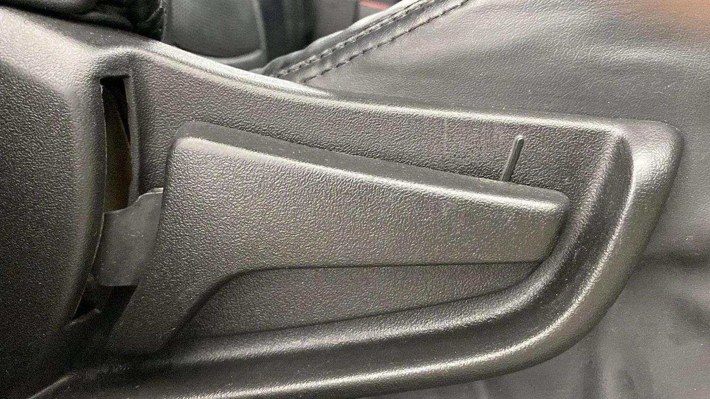 2020 Maruti S PRESSO VXI CNG, CNG, Manual, 34,705 km, Driver Side Adjustment Panel