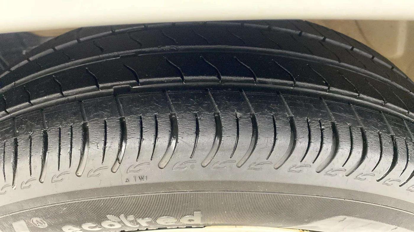 2020 Maruti S PRESSO VXI+, Petrol, Manual, 13,338 km, Left Front Tyre Tread