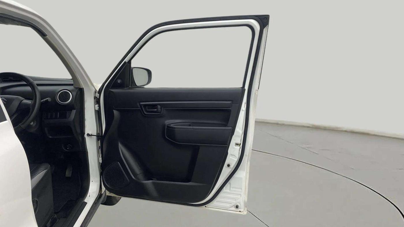 2020 Maruti S PRESSO VXI+, Petrol, Manual, 13,338 km, RHS Front Door