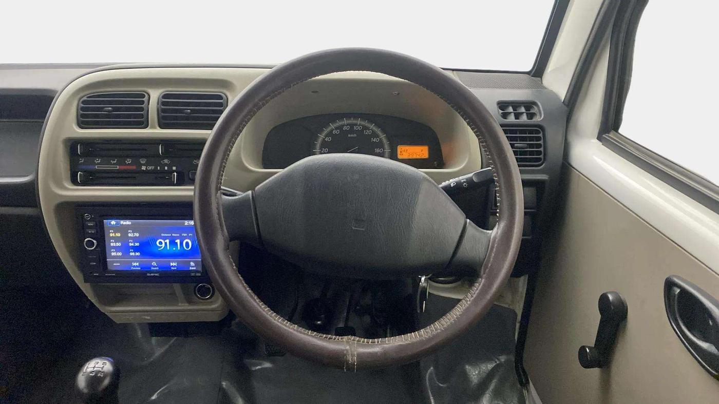 2017 Maruti Eeco 5 STR WITH A/C+HTR, Petrol, Manual, 74,196 km, Steering Wheel Close Up