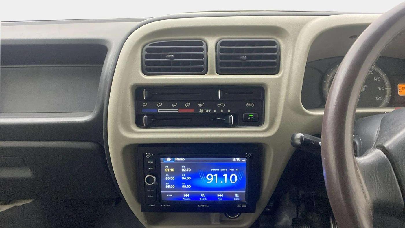2017 Maruti Eeco 5 STR WITH A/C+HTR, Petrol, Manual, 74,196 km, Air Conditioner