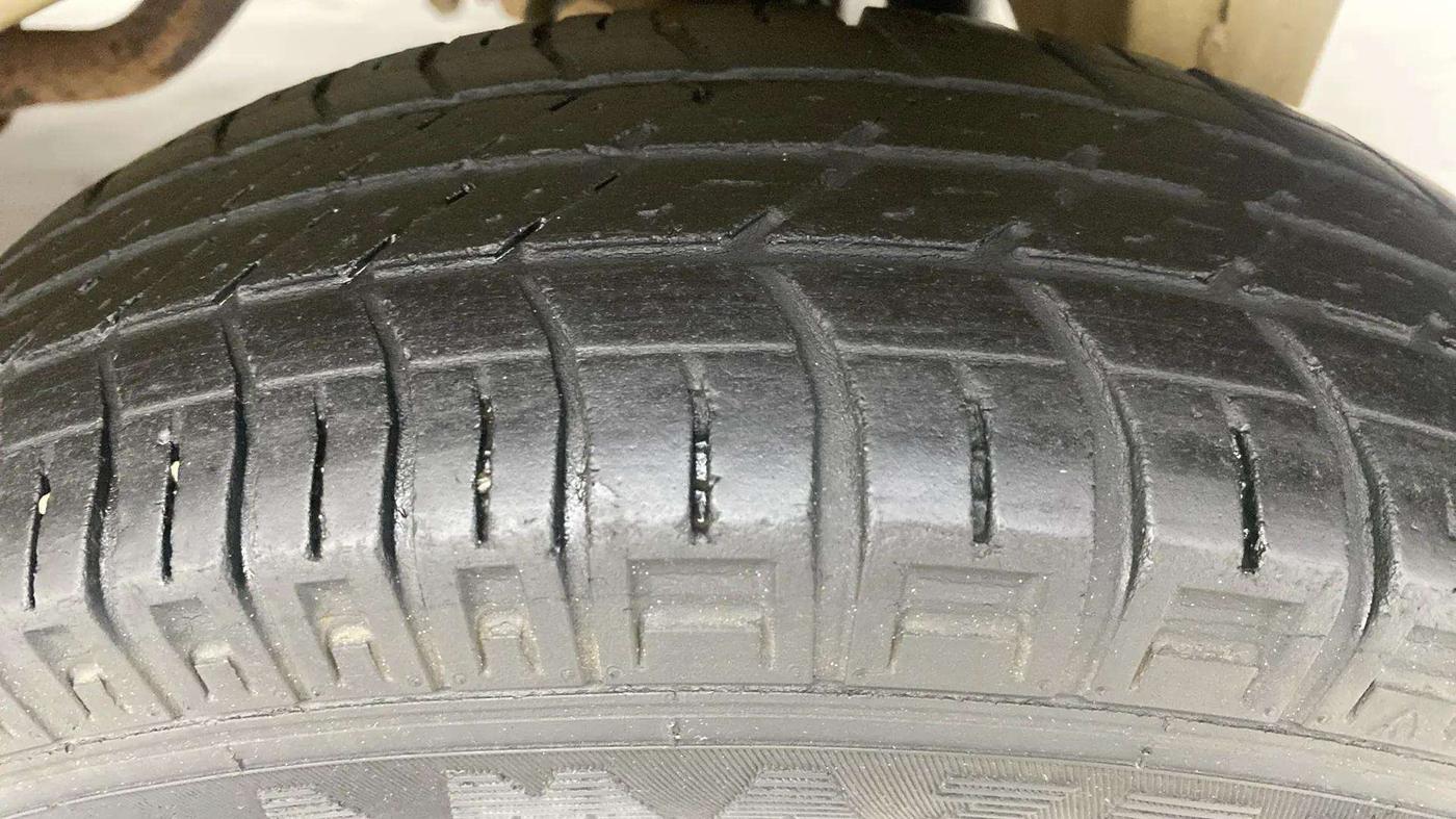 2017 Maruti Eeco 5 STR WITH A/C+HTR, Petrol, Manual, 74,196 km, Left Rear Tyre Tread