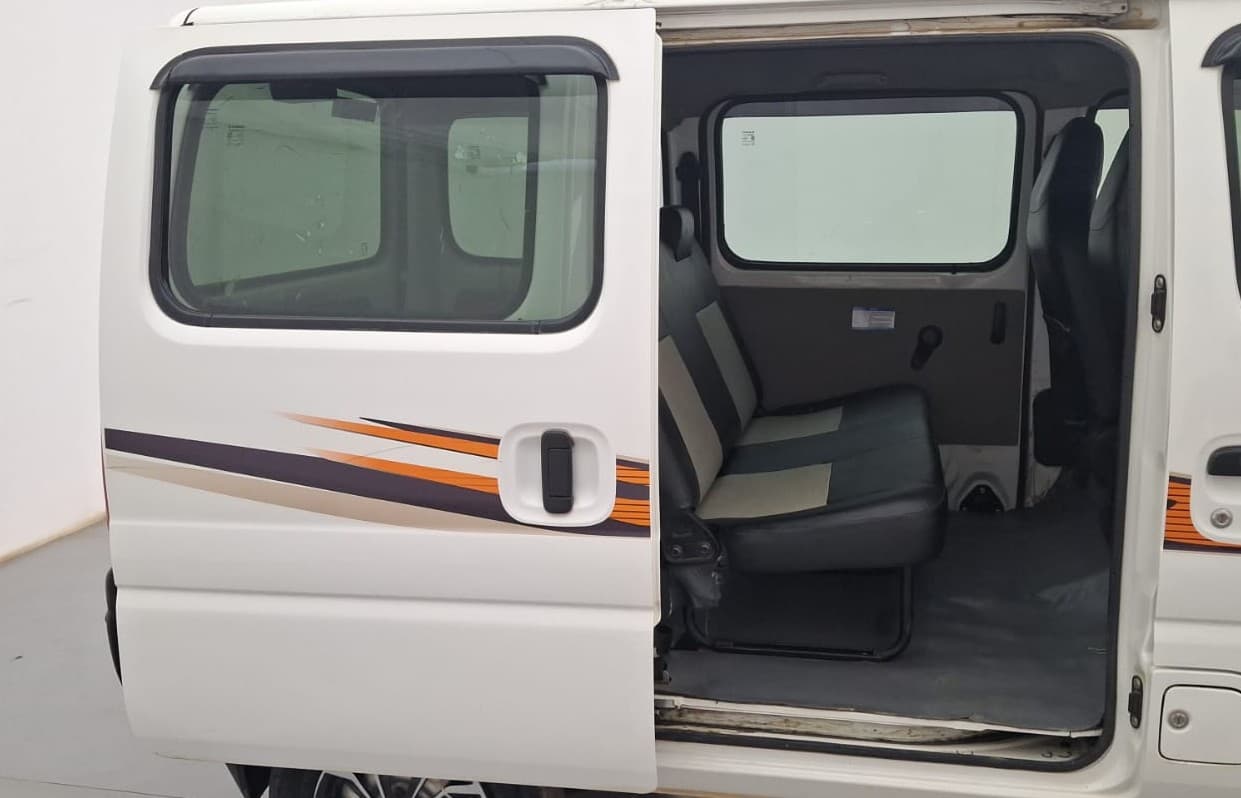 2017 Maruti Eeco 5 STR WITH A/C+HTR, Petrol, Manual, 74,196 km, RHS Rear Door