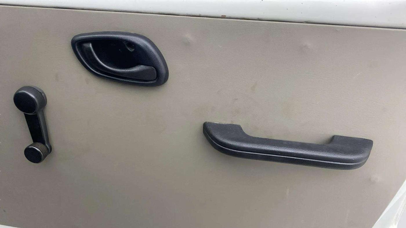 2017 Maruti Eeco 5 STR WITH A/C+HTR, Petrol, Manual, 74,196 km, Driver Side Door Panels Control