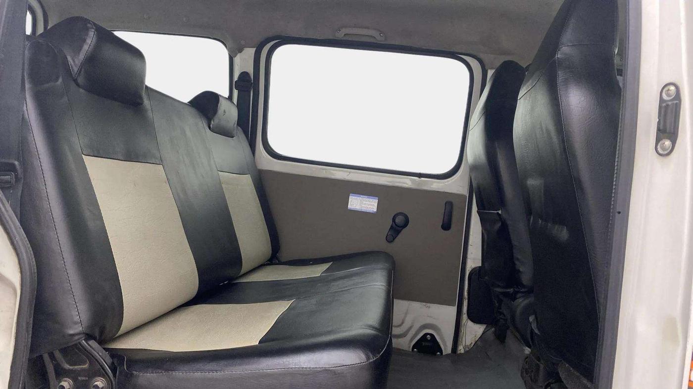 2017 Maruti Eeco 5 STR WITH A/C+HTR, Petrol, Manual, 74,196 km, Right Side Rear Door Cabin