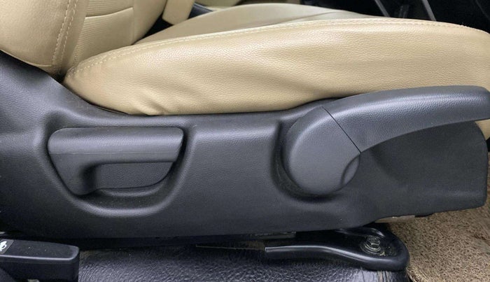 2022 Honda City 1.5L I-VTEC V MT 5TH GEN, Petrol, Manual, 34,392 km, Driver Side Adjustment Panel