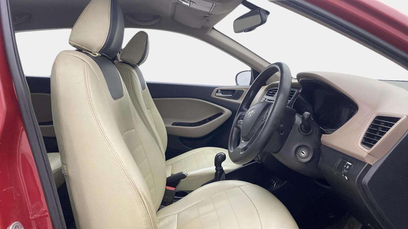 2015 Hyundai Elite i20 SPORTZ 1.2, Petrol, Manual, 52,286 km, Right Side Front Door Cabin