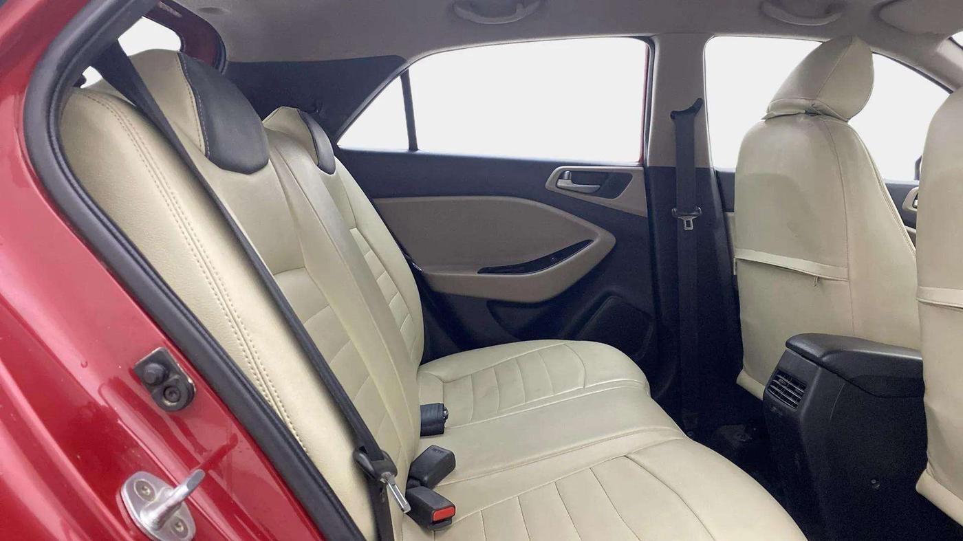 2015 Hyundai Elite i20 SPORTZ 1.2, Petrol, Manual, 52,286 km, Right Side Rear Door Cabin