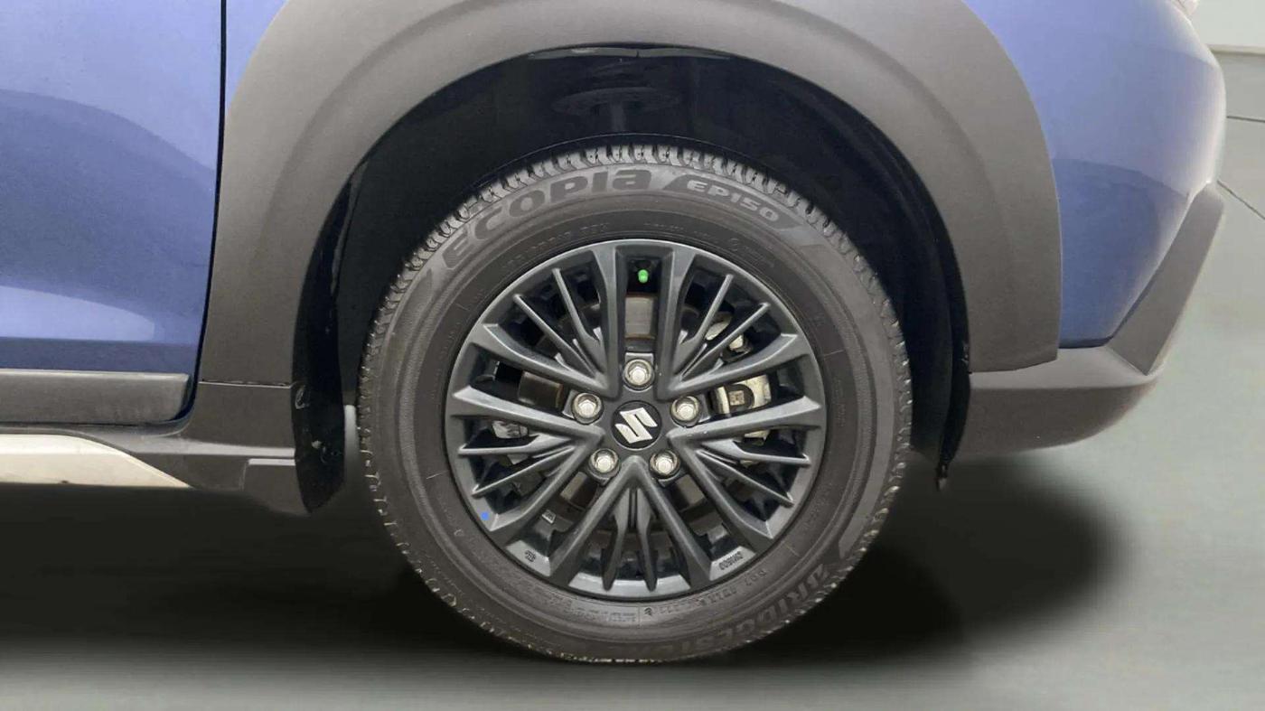 2020 Maruti XL6 ZETA MT, Petrol, Manual, 31,572 km, Right Front Wheel