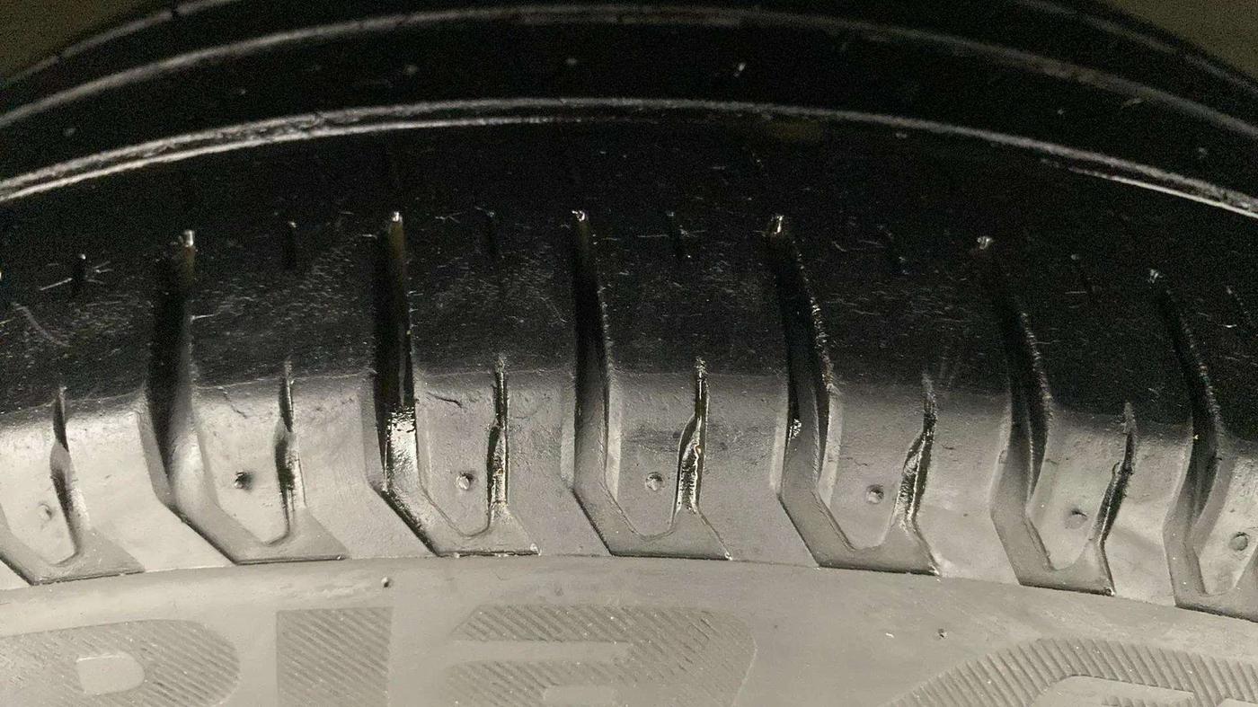 2020 Maruti XL6 ZETA MT, Petrol, Manual, 31,572 km, Right Rear Tyre Tread
