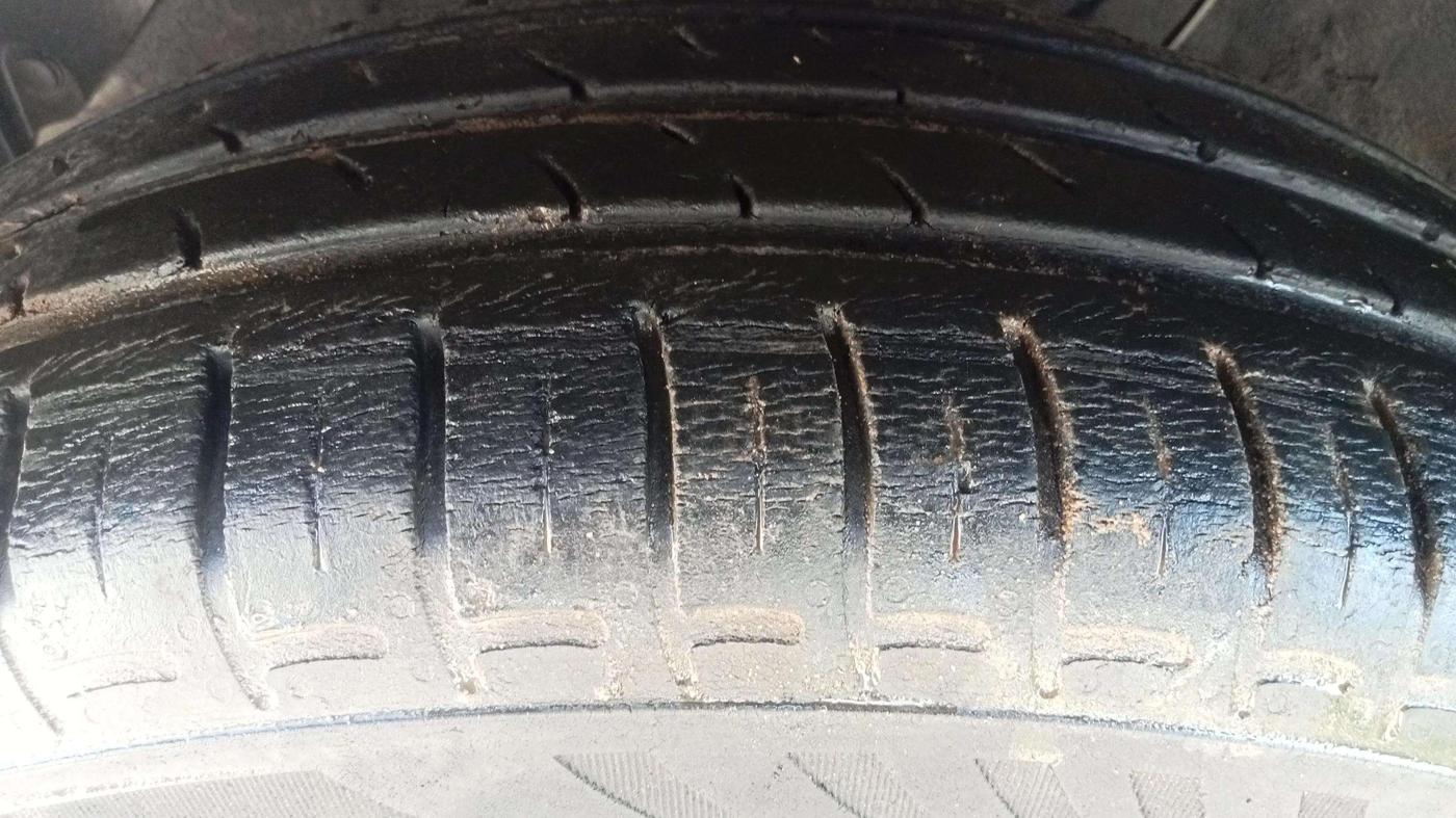 2019 Hyundai GRAND I10 NIOS MAGNA AMT 1.2 KAPPA VTVT, Petrol, Automatic, 28,853 km, Left Front Tyre Tread