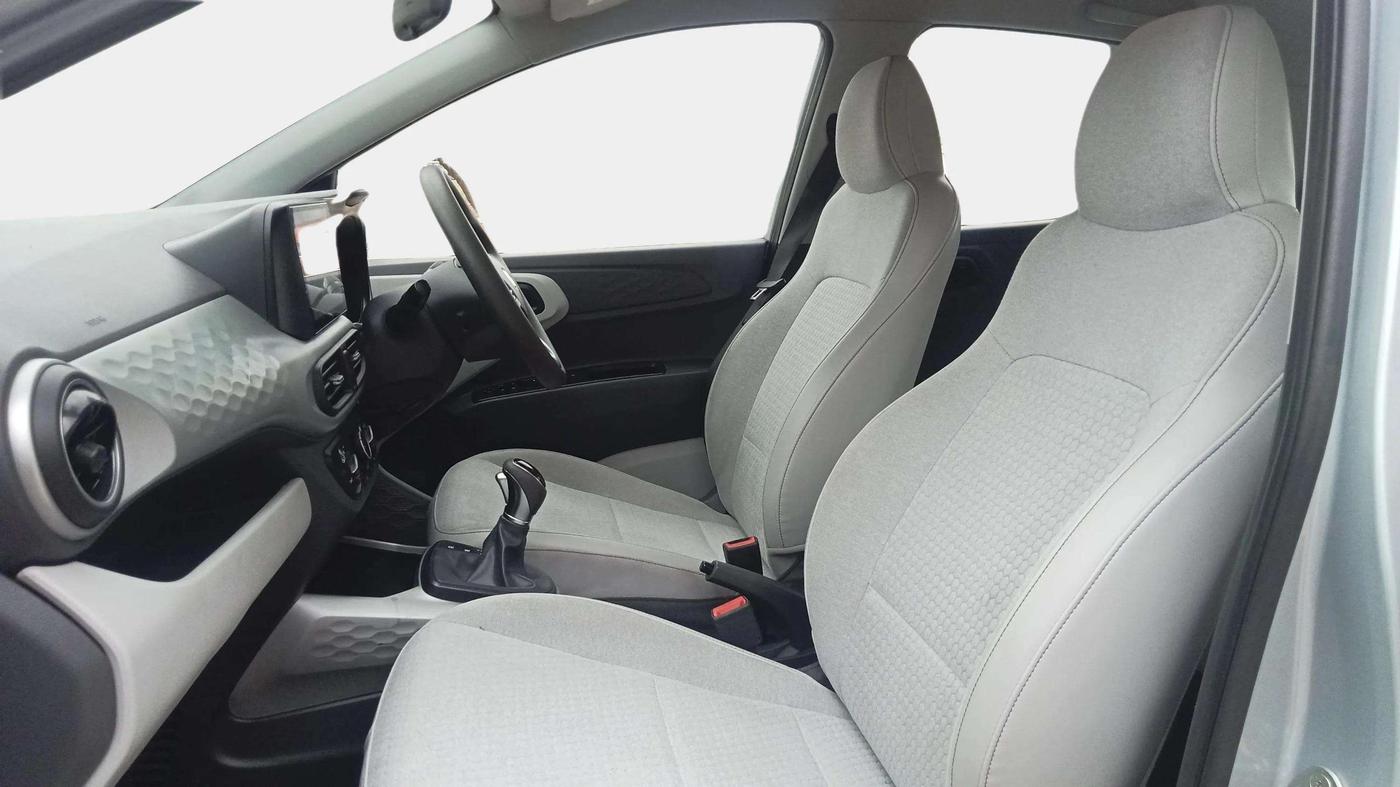 2019 Hyundai GRAND I10 NIOS MAGNA AMT 1.2 KAPPA VTVT, Petrol, Automatic, 28,853 km, Right Side Front Door Cabin
