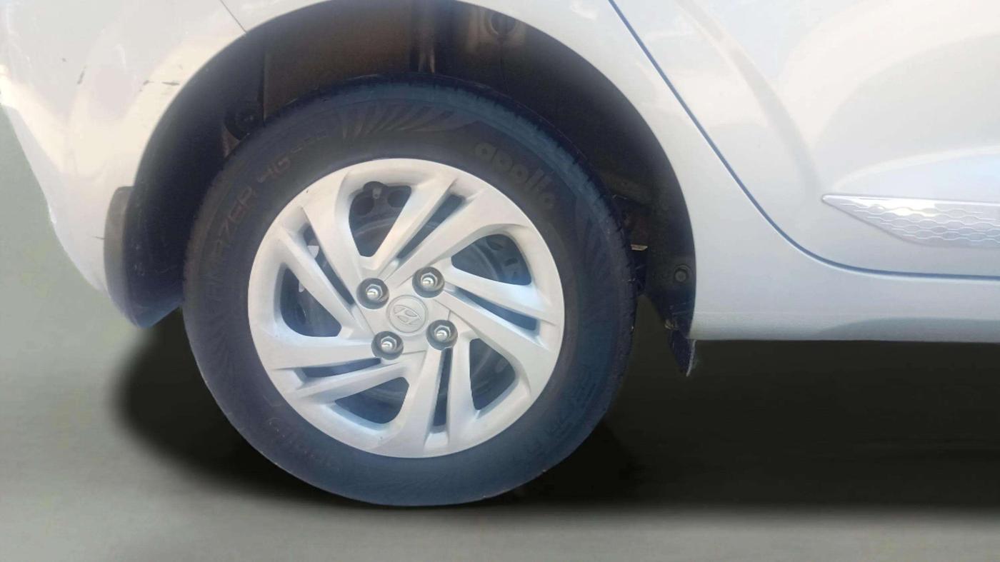 2019 Hyundai GRAND I10 NIOS MAGNA AMT 1.2 KAPPA VTVT, Petrol, Automatic, 28,853 km, Right Rear Wheel