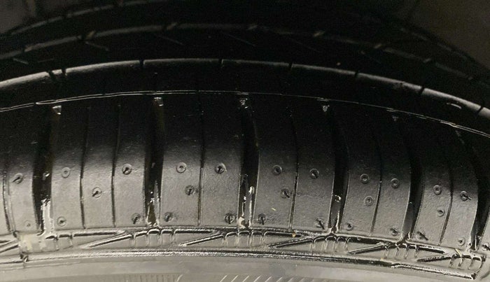 2014 Hyundai Xcent S (O) 1.2, Petrol, Manual, 29,706 km, Left Rear Tyre Tread