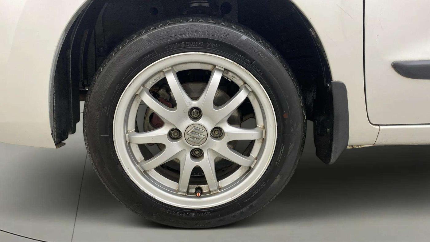 2015 Maruti Wagon R 1.0 VXI, Petrol, Manual, 62,430 km, Left Front Wheel