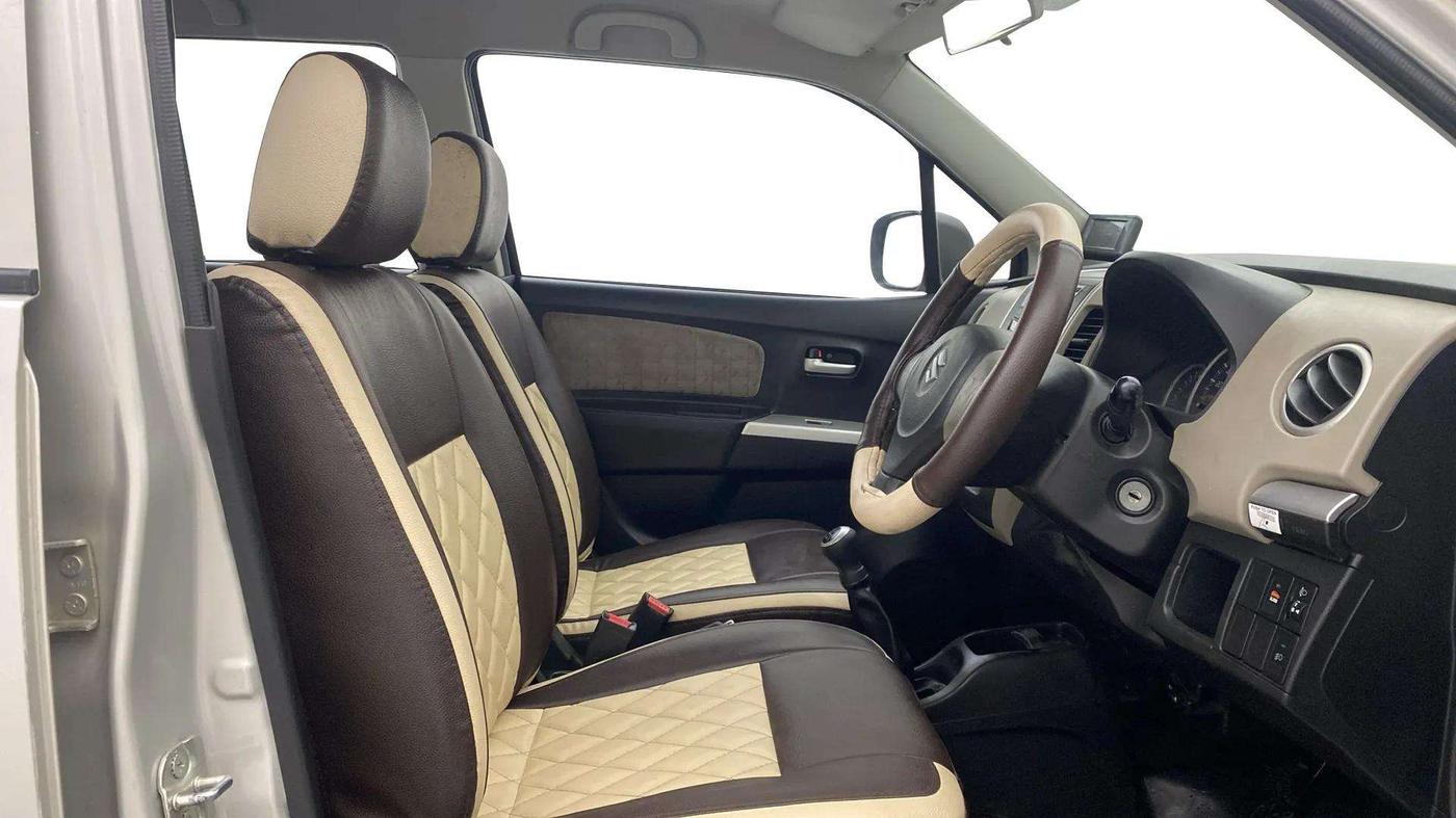 2015 Maruti Wagon R 1.0 VXI, Petrol, Manual, 62,430 km, Right Side Front Door Cabin