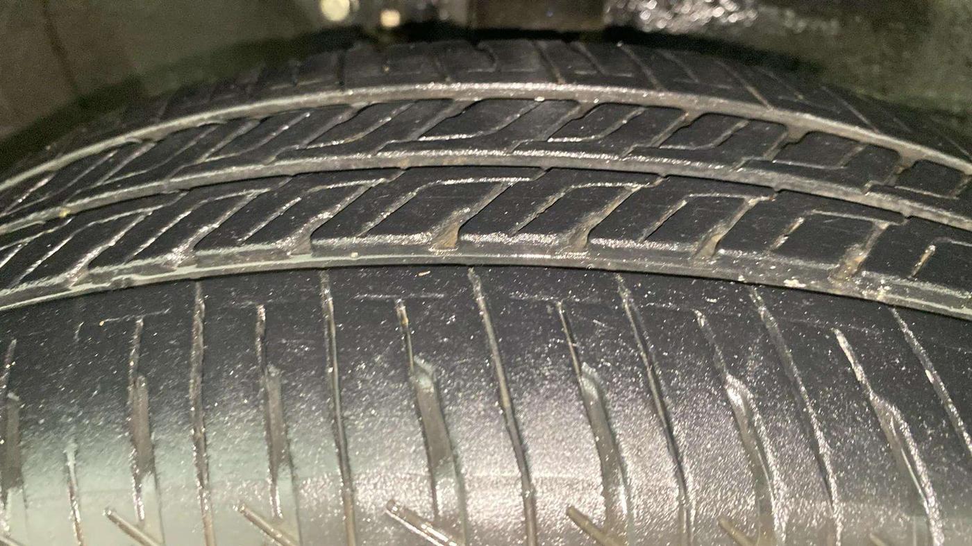 2015 Maruti Wagon R 1.0 VXI, Petrol, Manual, 62,430 km, Right Front Tyre Tread