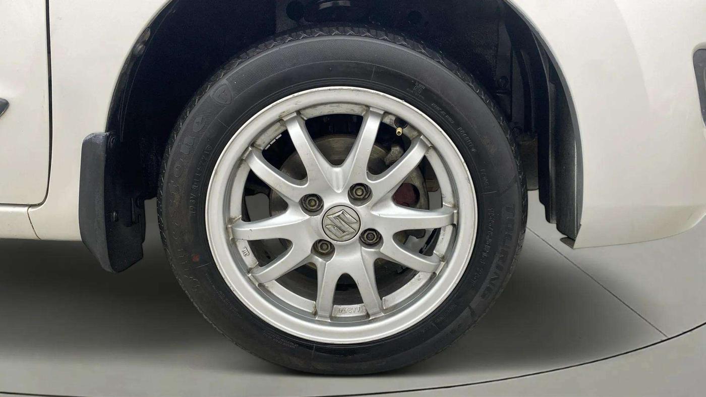 2015 Maruti Wagon R 1.0 VXI, Petrol, Manual, 62,430 km, Right Front Wheel