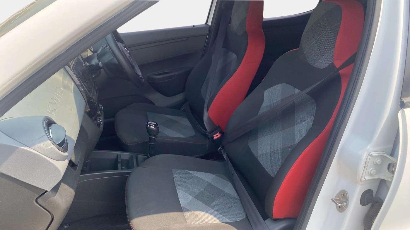 2021 Renault Kwid RXT 1.0 (O), Petrol, Manual, 43,854 km, Right Side Front Door Cabin