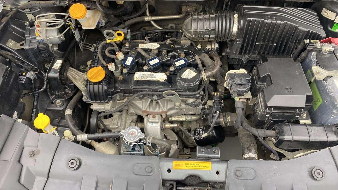 2021 Tata ALTROZ XT PETROL, Petrol, Manual, 19,093 km, Engine View