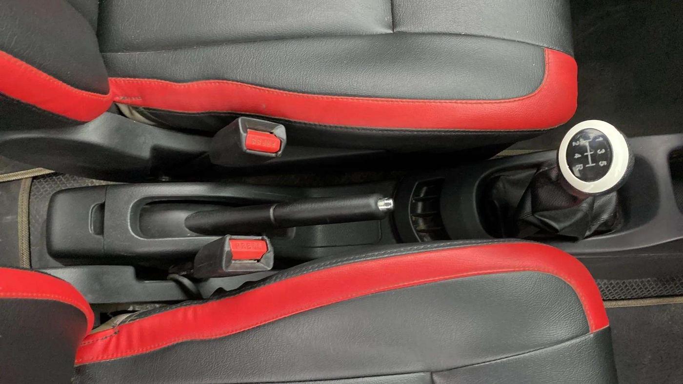 2013 Maruti Wagon R 1.0 VXI, Petrol, Manual, 79,327 km, Gear Lever