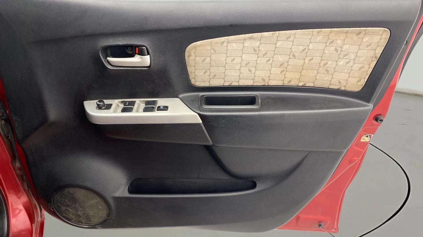 2013 Maruti Wagon R 1.0 VXI, Petrol, Manual, 79,327 km, Driver Side Door Panels Control