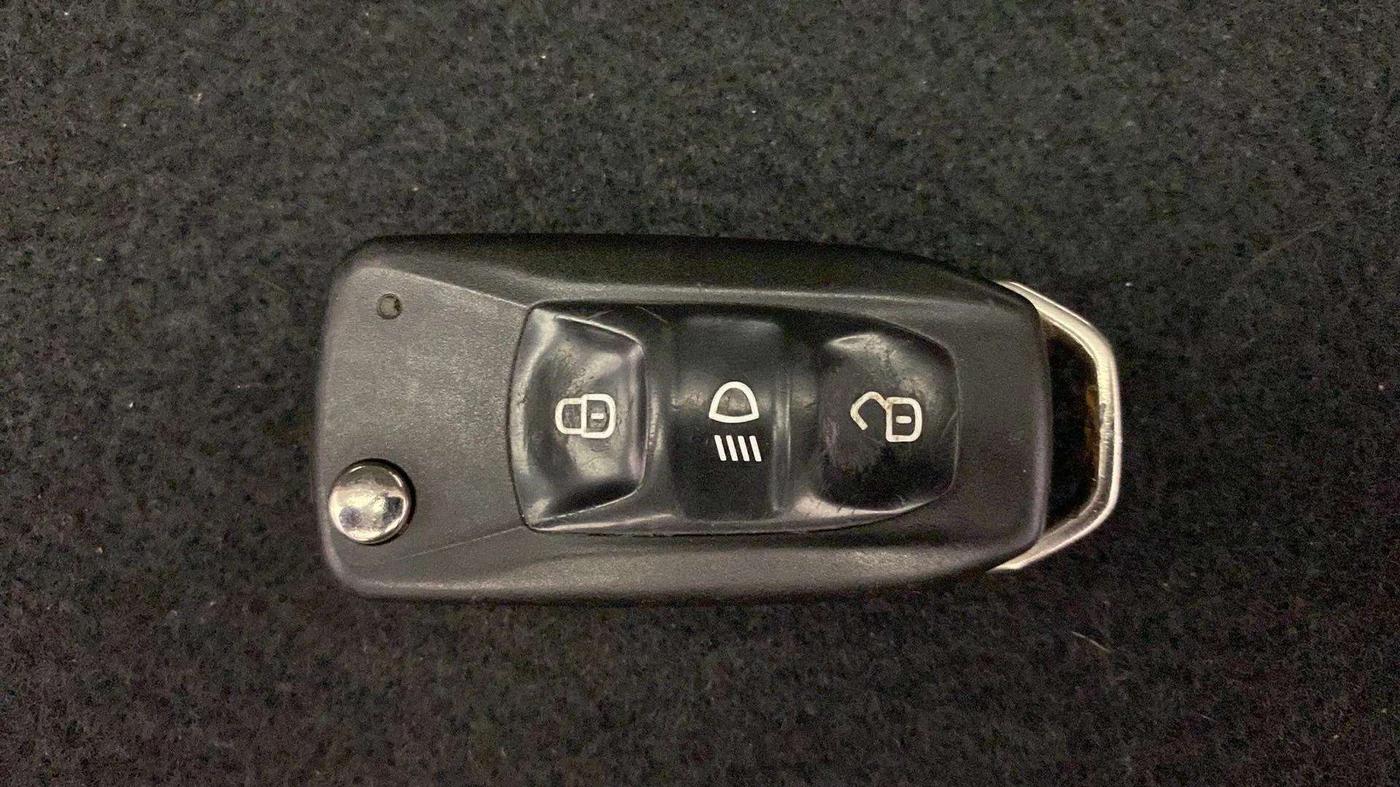 2019 Tata Tiago XZ PETROL, Petrol, Manual, 69,850 km, Key Close Up