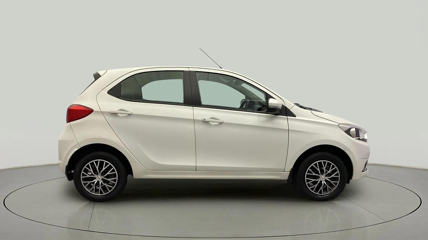2019 Tata Tiago XZ PETROL, Petrol, Manual, 69,850 km, Right Side View