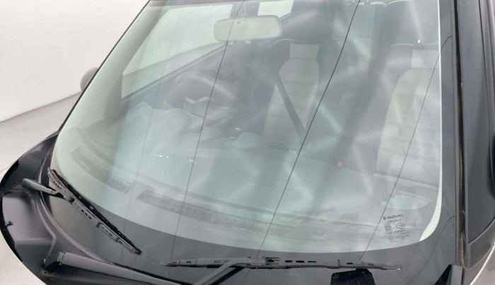 2021 Maruti Swift ZXI, Petrol, Manual, 39,676 km, Front windshield - Minor spot on windshield