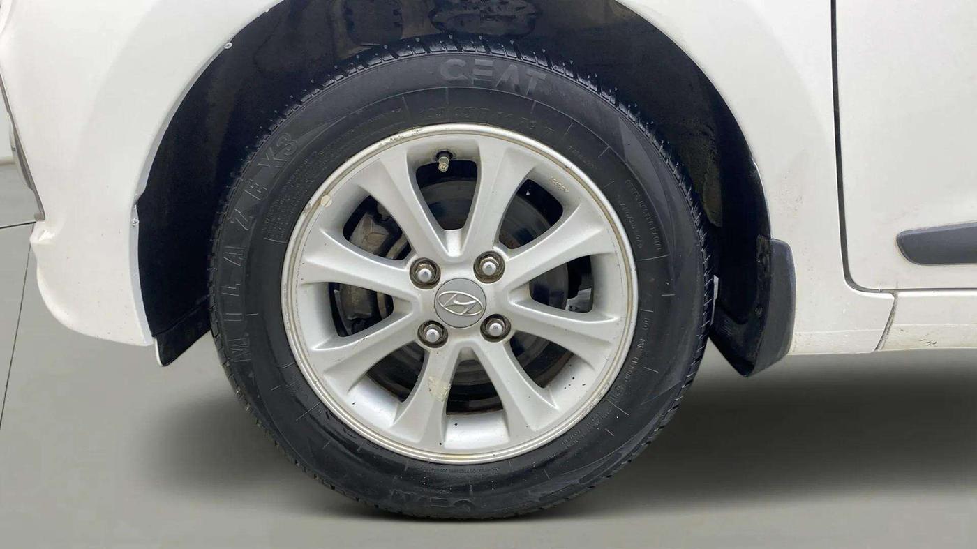 2014 Hyundai Grand i10 ASTA AT 1.2 KAPPA VTVT, Petrol, Automatic, 53,073 km, Left Front Wheel