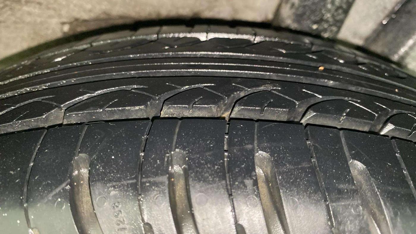 2014 Hyundai Grand i10 ASTA AT 1.2 KAPPA VTVT, Petrol, Automatic, 53,073 km, Left Rear Tyre Tread