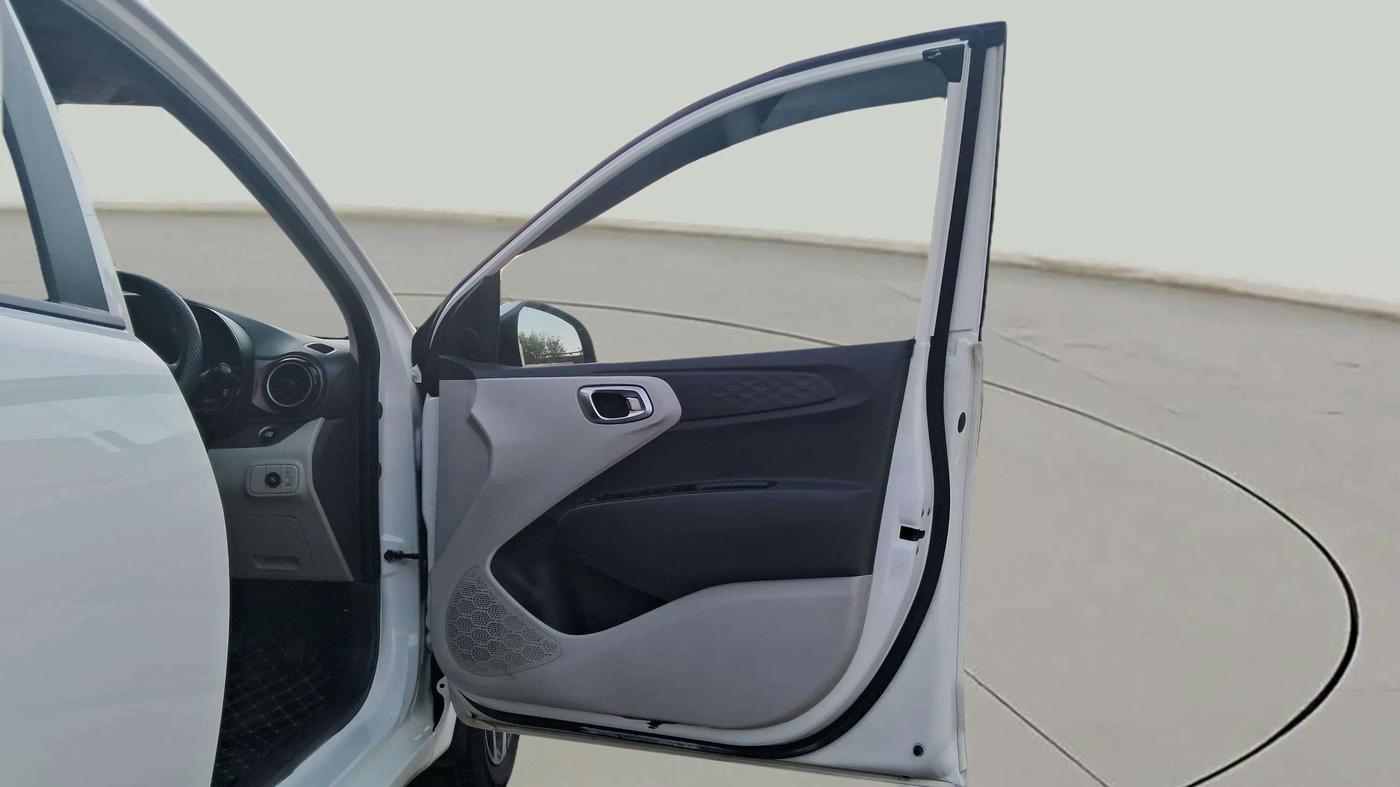 2020 Hyundai AURA SX 1.2, CNG, Manual, 86,199 km, RHS Front Door