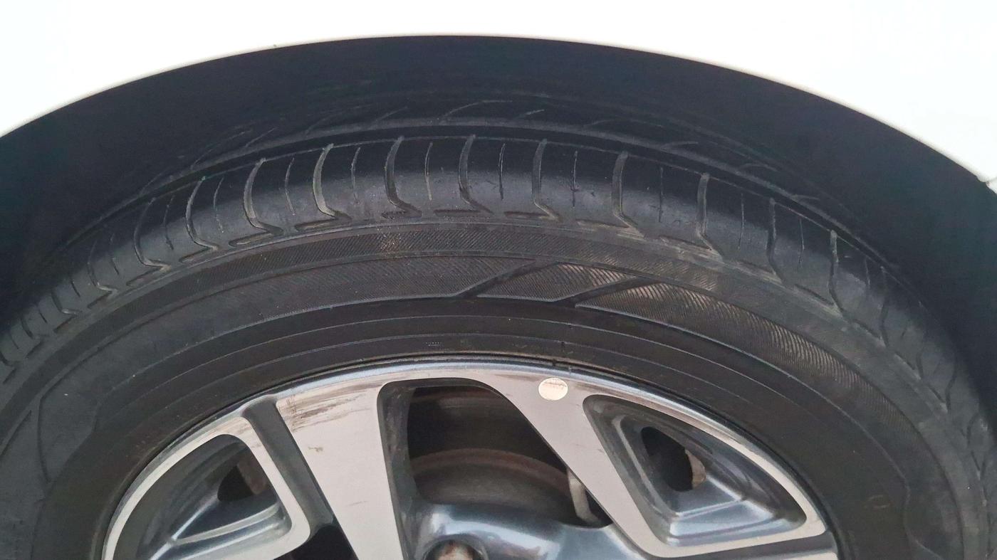 2020 Hyundai AURA SX 1.2, CNG, Manual, 86,199 km, Right Front Tyre Tread