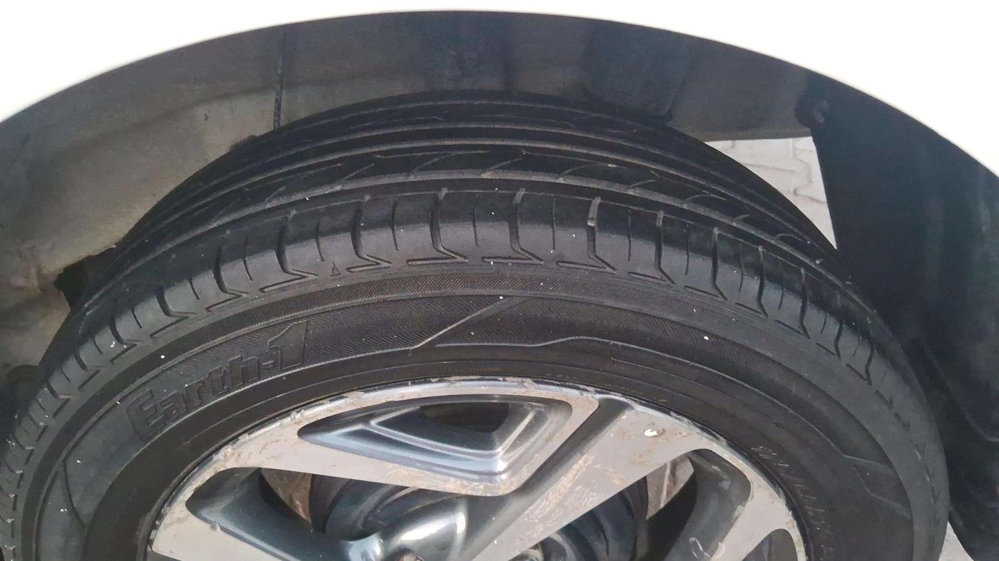2020 Hyundai AURA SX 1.2, CNG, Manual, 86,199 km, Right Rear Tyre Tread