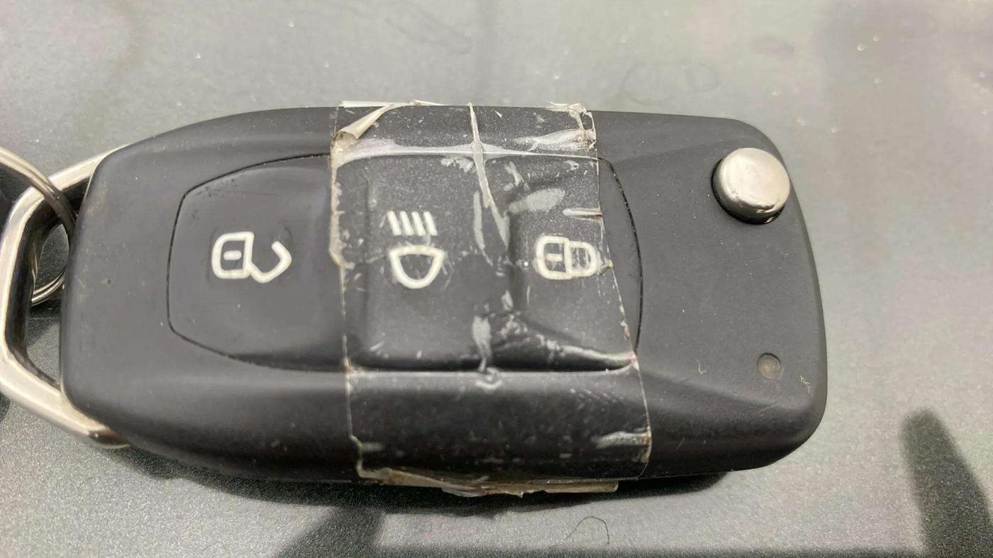 2020 Tata NEXON XM PETROL, Petrol, Manual, 69,802 km, Key Close Up