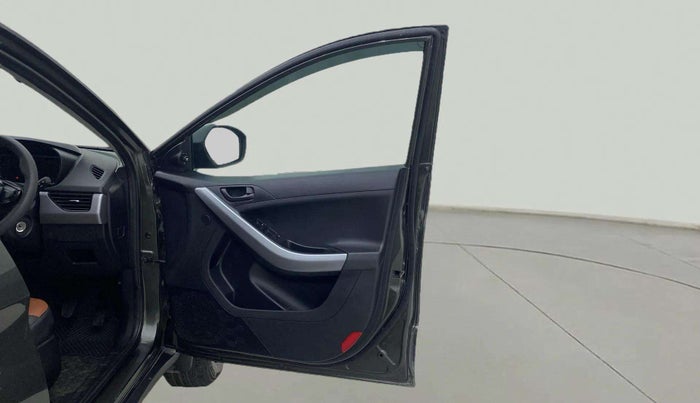 2020 Tata NEXON XM PETROL, Petrol, Manual, 69,802 km, RHS Front Door