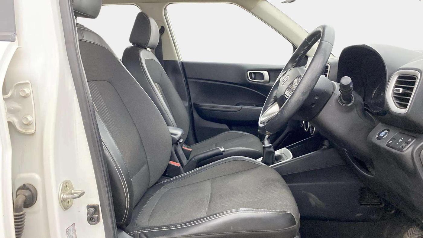 2019 Hyundai VENUE SX 1.0 (O) TURBO, Petrol, Manual, 37,145 km, Right Side Front Door Cabin