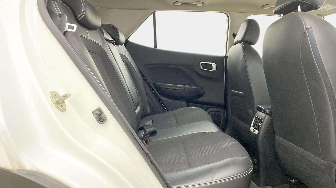 2019 Hyundai VENUE SX 1.0 (O) TURBO, Petrol, Manual, 37,145 km, Right Side Rear Door Cabin