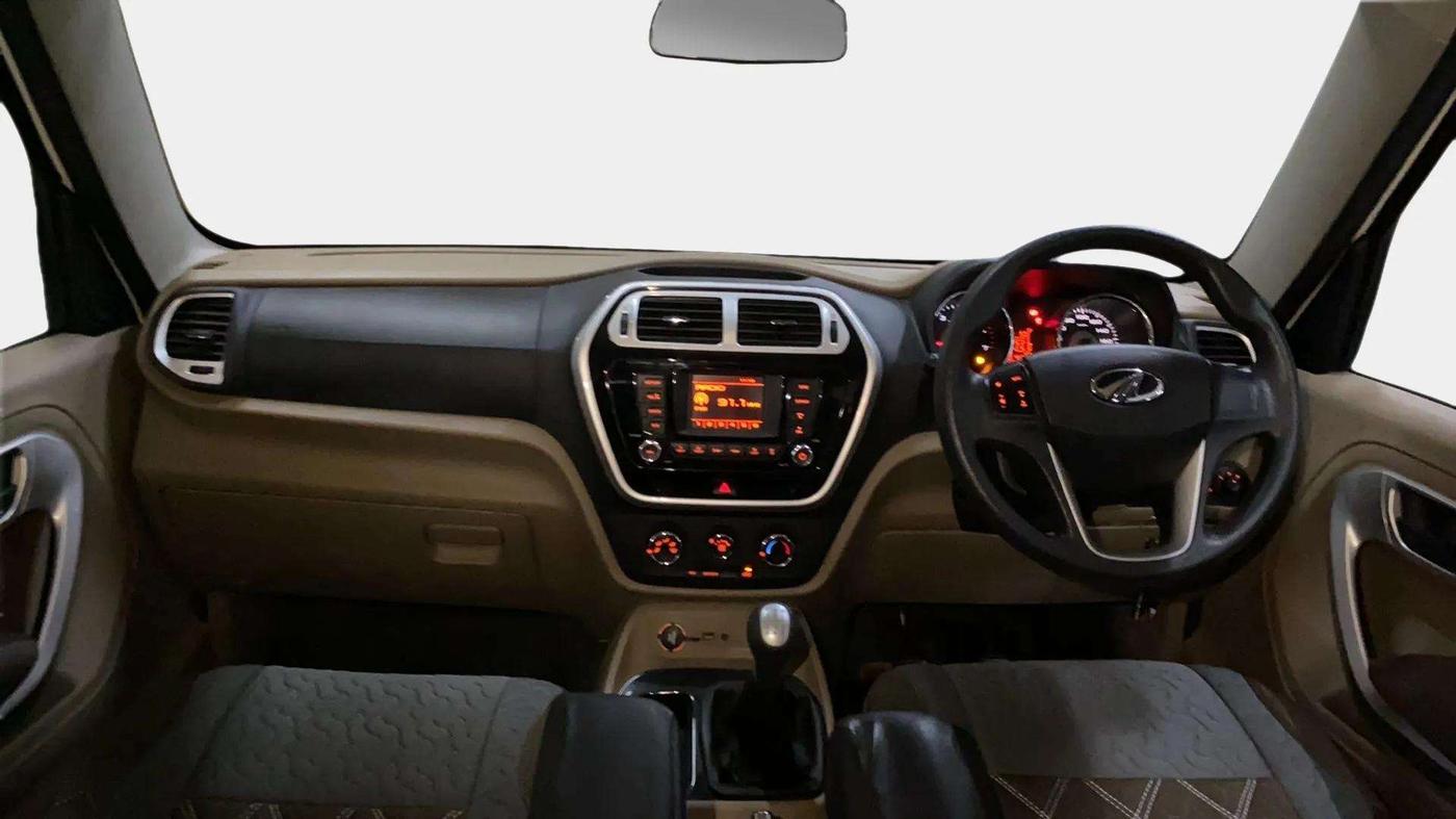 2016 Mahindra TUV300 T8, Diesel, Manual, 45,428 km, Dashboard