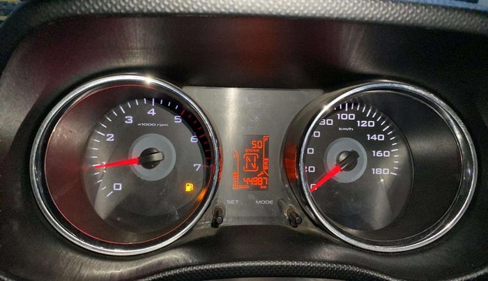 2016 Mahindra TUV300 T8, Diesel, Manual, 45,428 km, Odometer Image