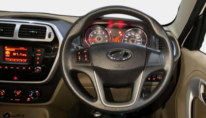2016 Mahindra TUV300 T8, Diesel, Manual, 45,428 km, Steering Wheel Close Up